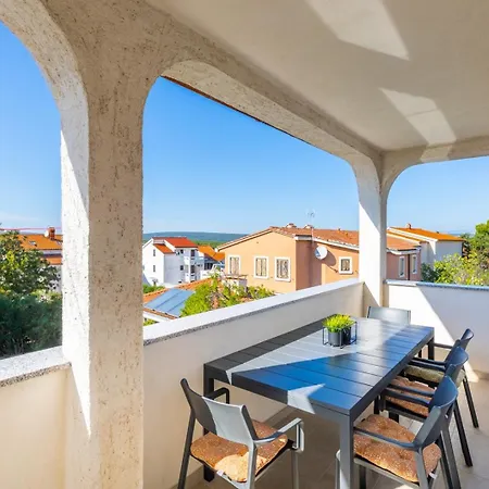3 Bedroom Ivana With Private Parking, Punat