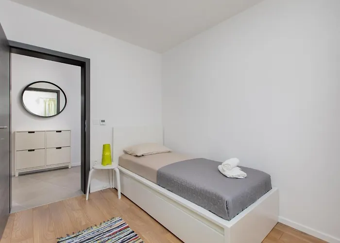 3 Bedroom Ivana With Private Parking, Apartment