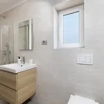 3 Bedroom Ivana With Private Parking, Appartement Punat