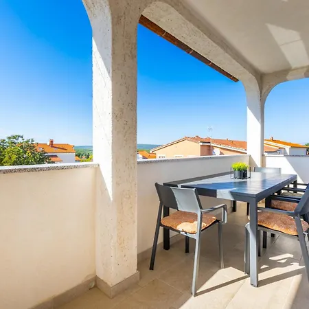 아파트 3 Bedroom Ivana With Private Parking,