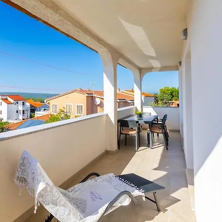 아파트 3 Bedroom Ivana With Private Parking,
