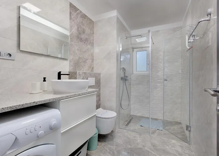 דירה 3 Bedroom Ivana With Private Parking, פונאנט